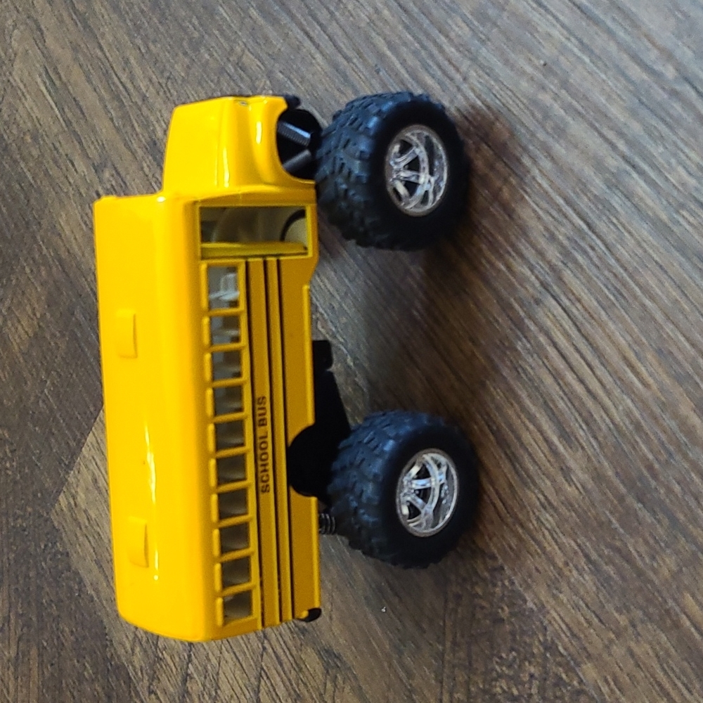 Toy school bus
